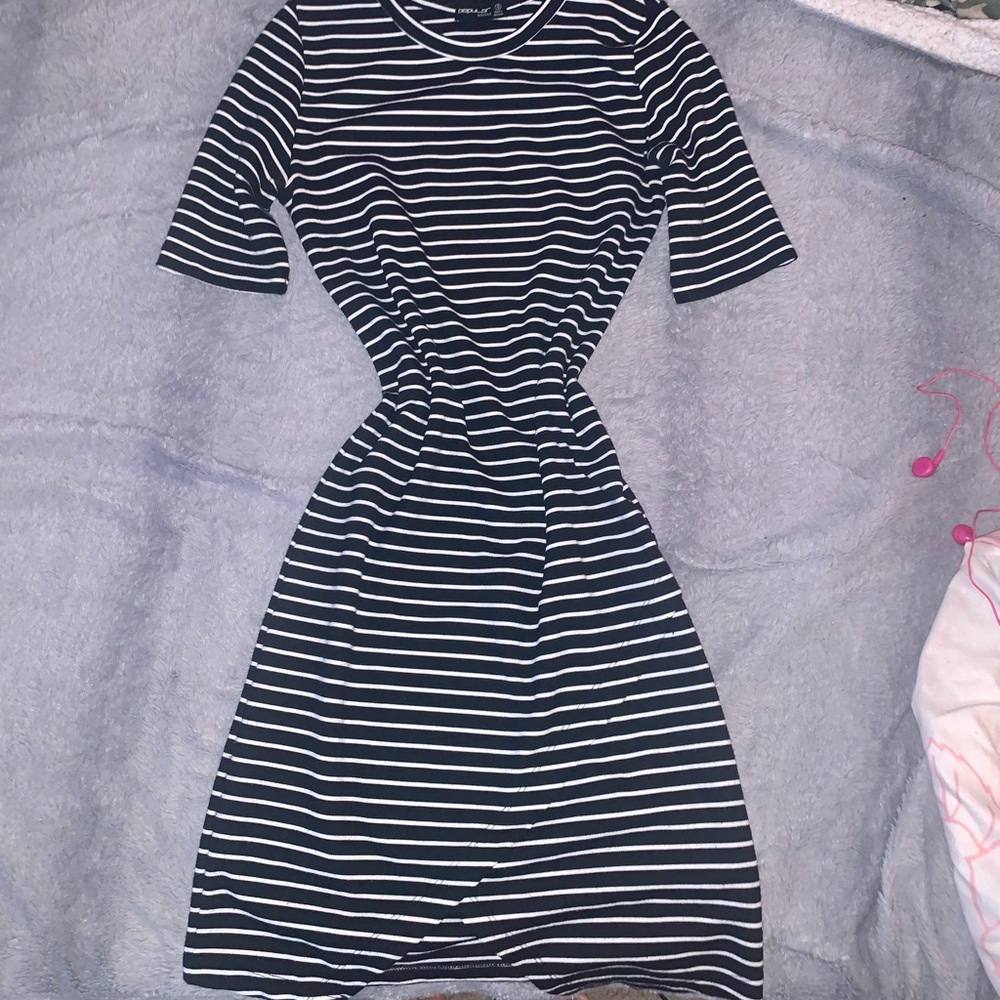 SOLD - ‼️Popular Basics Bodycon 1/4 Sleeve T-shirt Dress with Slit‼️